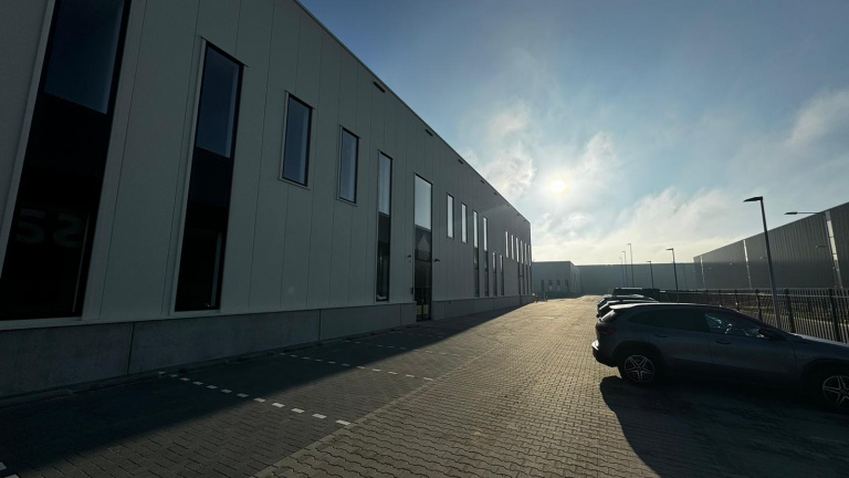 Nieuwbouw distributiecentrum 13.000m2 Aviation Maastricht